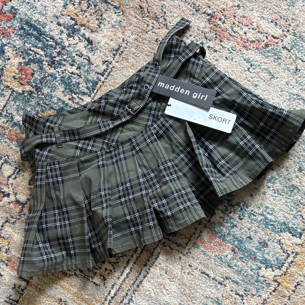 Madden Girl Green and Black Checkered Skort